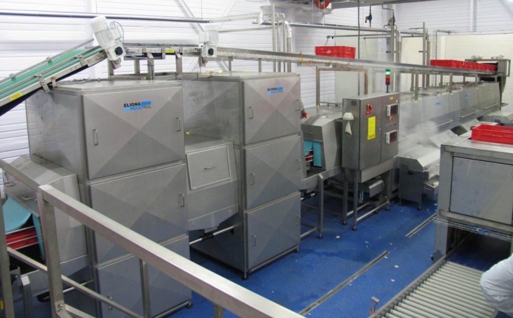 Cretel handling crate conveying